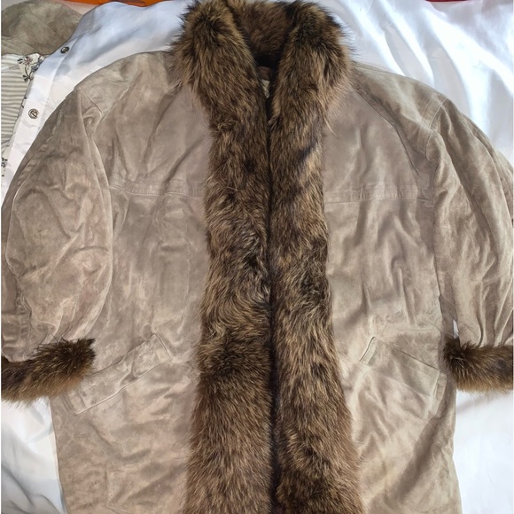 YVES SAINT LAURENT FOURRURES size XL suede/raccon/sheared beaver COAT - Picture 5 of 13